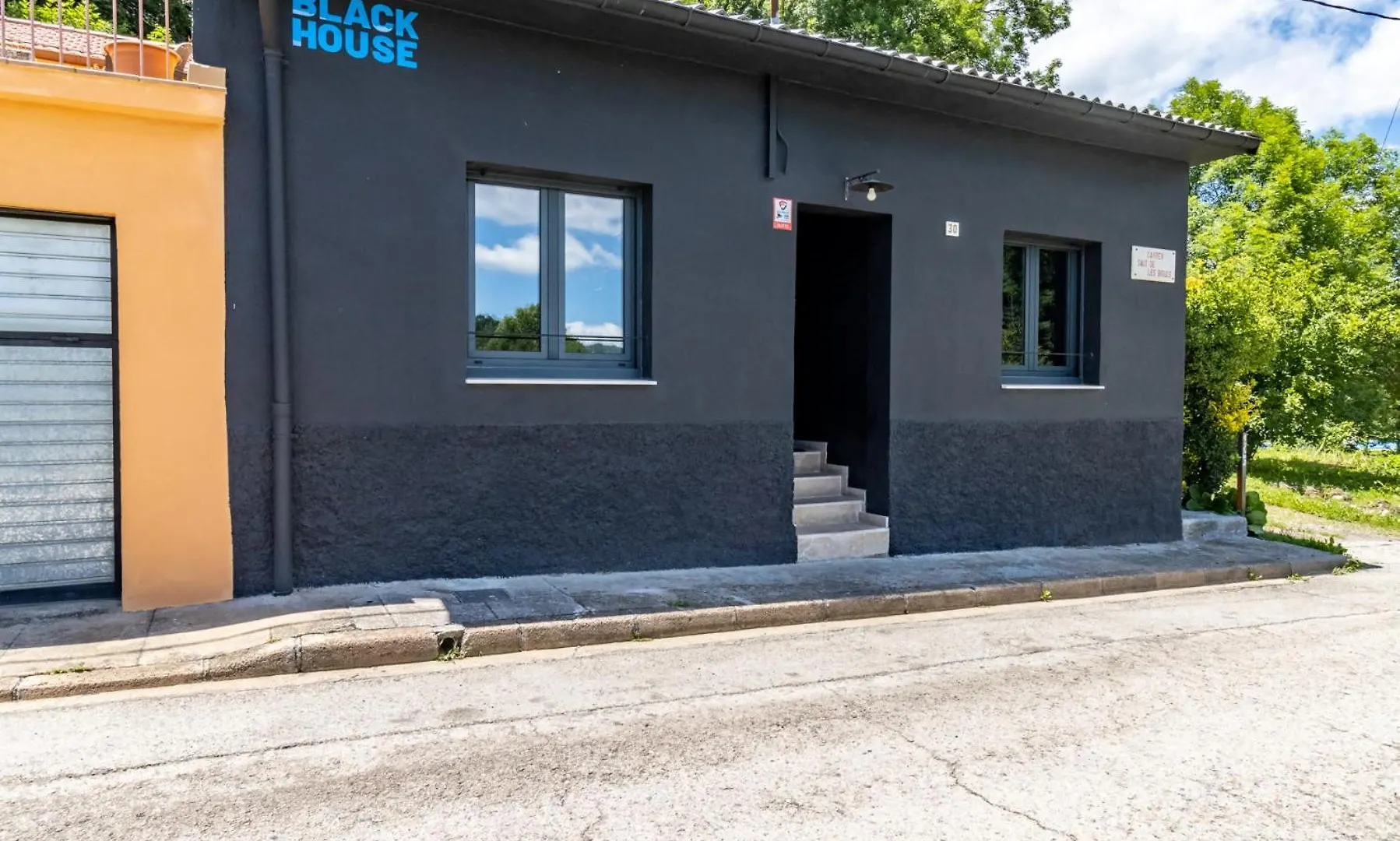 Сasa de vacaciones Black House Sorprendente Casa Estilo Industrial Olot