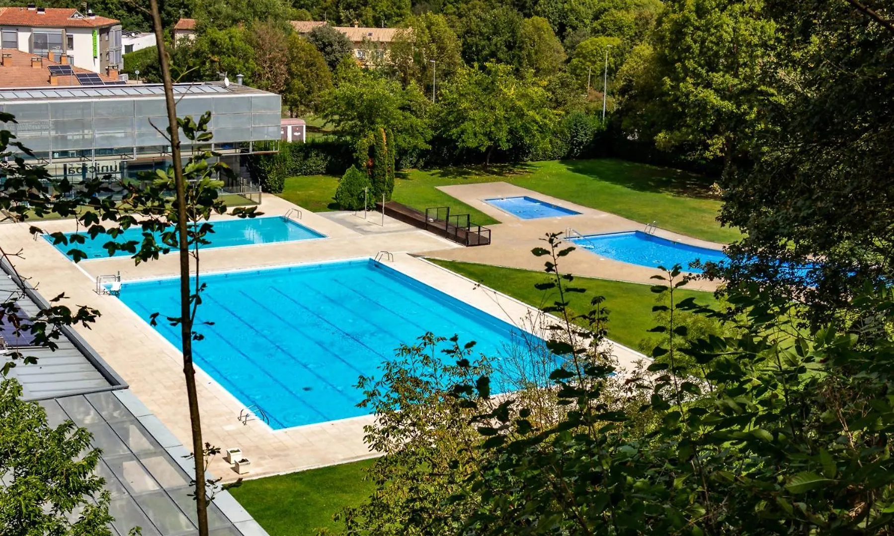 Black House Sorprendente Casa Estilo Industrial Olot Сasa de vacaciones